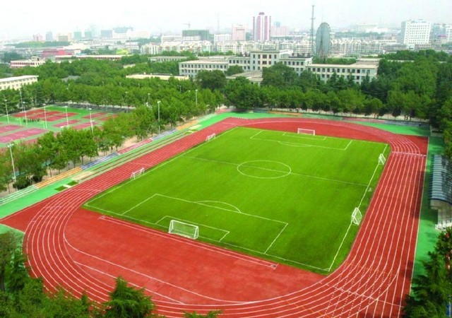足球场及公园工程效果图