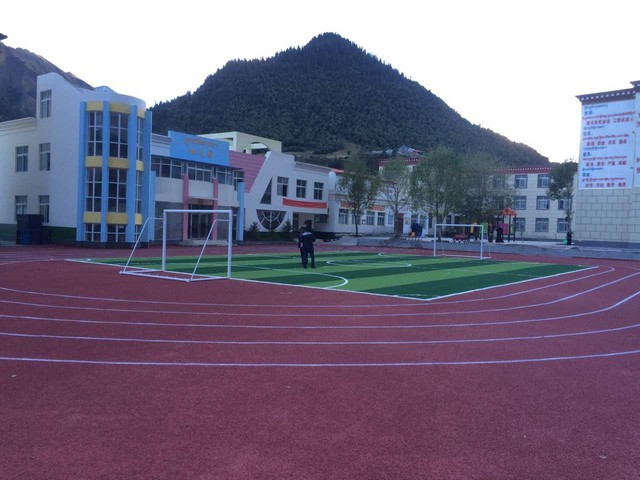 学校塑胶跑道